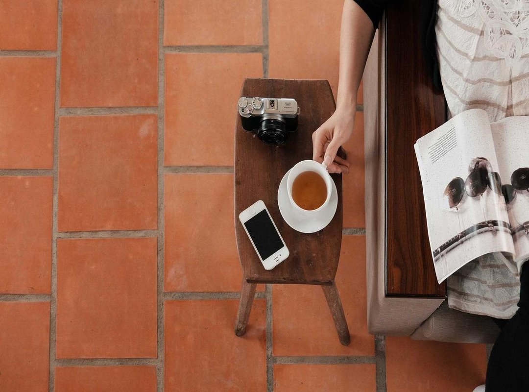 Hedging in Action: Practical Scenarios for Futures and Options