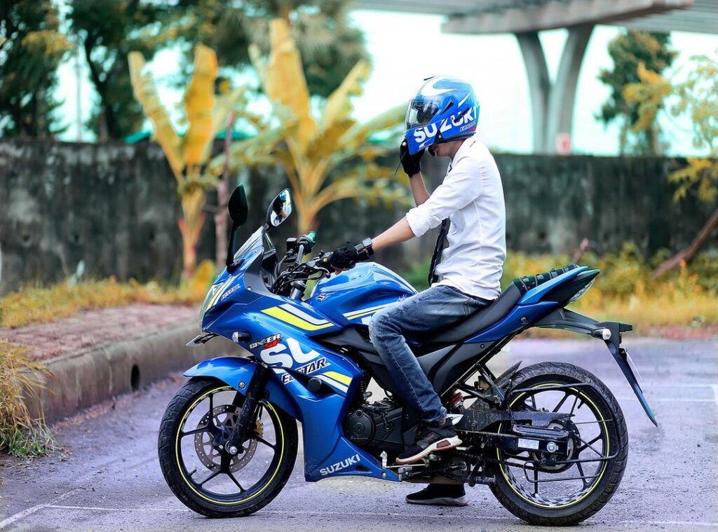 suzuki b-king 1340 vrsc 2022 prix